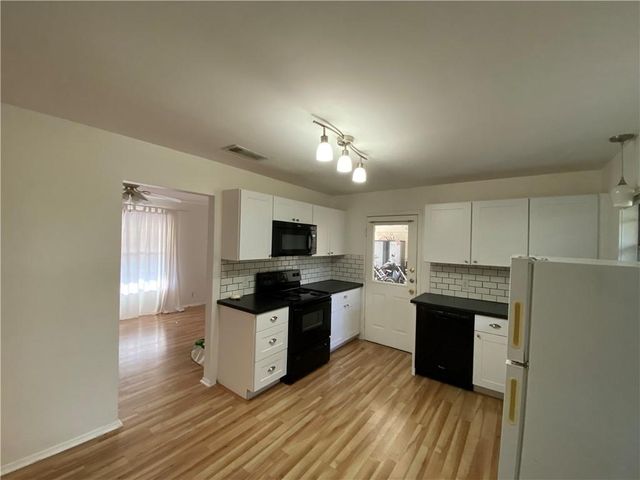 8311 Hathaway DR B, Austin, TX 78757