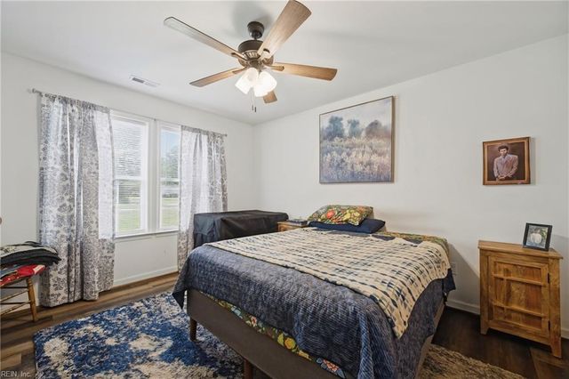4568 Johns Point RD, Gloucester, VA 23061