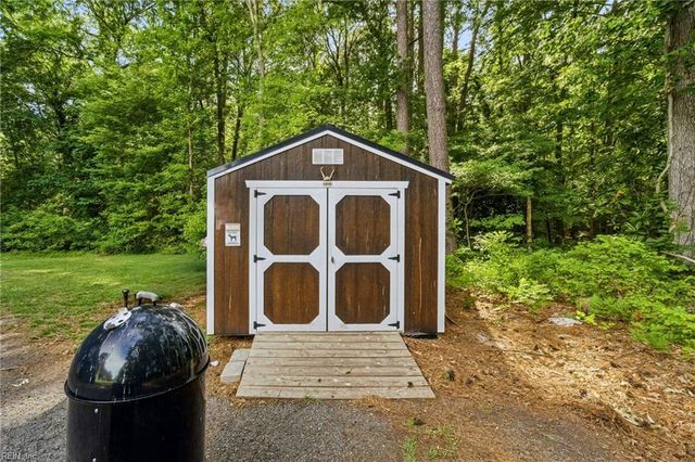 4568 Johns Point RD, Gloucester, VA 23061
