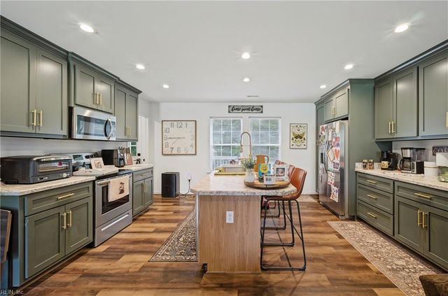 4568 Johns Point RD, Gloucester, VA 23061