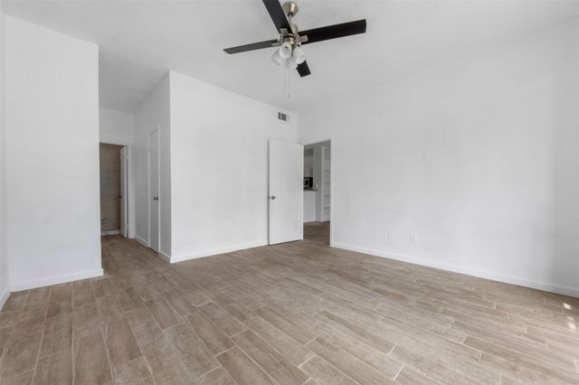 8253 Sands Point Drive 165, Houston, TX 77036