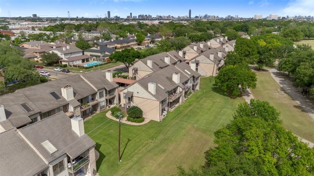 8253 Sands Point Drive 165, Houston, TX 77036