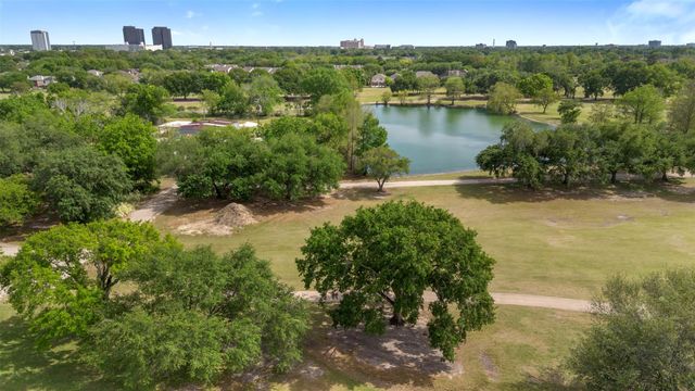 8253 Sands Point Drive 165, Houston, TX 77036