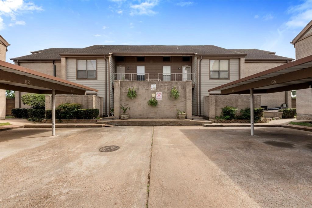 8253 Sands Point Drive 165, Houston, TX 77036