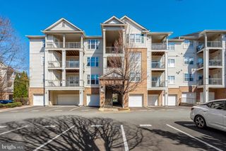 12104 GARDEN GROVE CIR #401, Fairfax, VA 22030