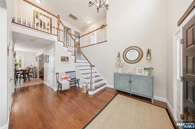 18 Metro Vista Drive, Hawthorne, NJ 07506