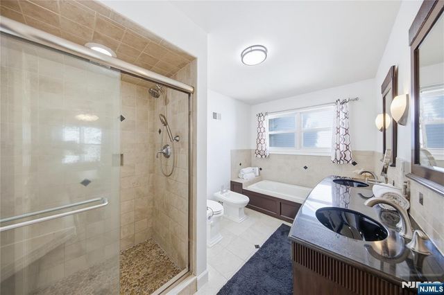 18 Metro Vista Drive, Hawthorne, NJ 07506