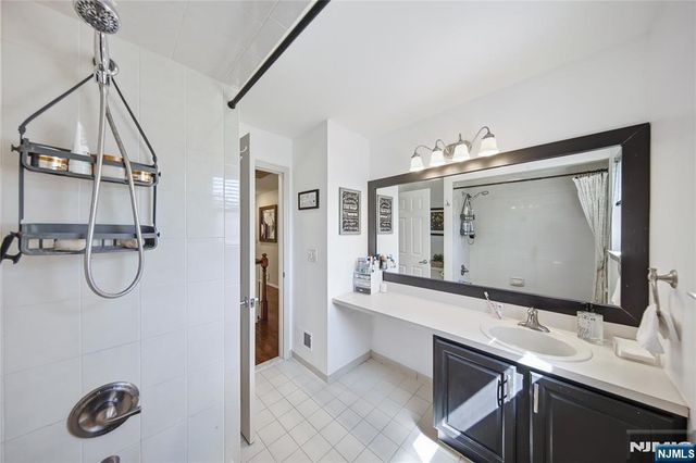 18 Metro Vista Drive, Hawthorne, NJ 07506