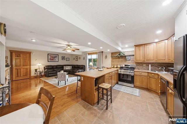 18 Metro Vista Drive, Hawthorne, NJ 07506