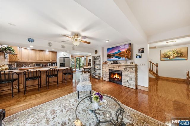 18 Metro Vista Drive, Hawthorne, NJ 07506