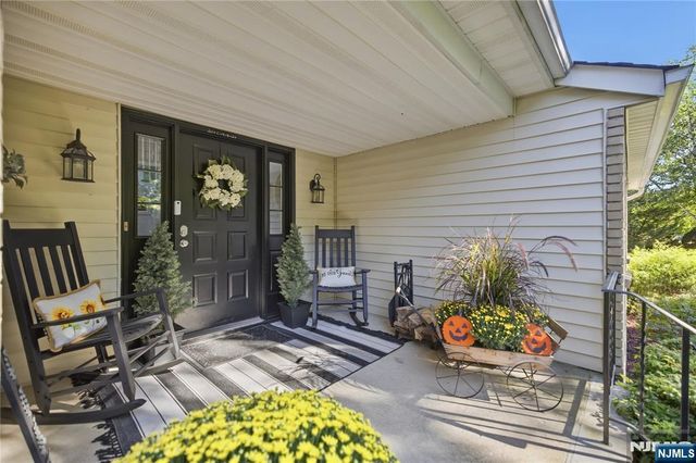 18 Metro Vista Drive, Hawthorne, NJ 07506