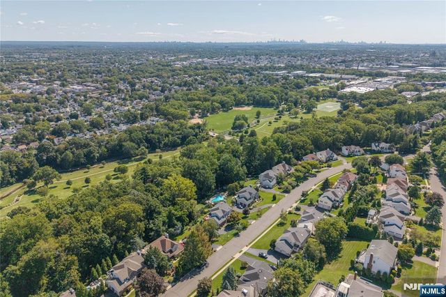 18 Metro Vista Drive, Hawthorne, NJ 07506