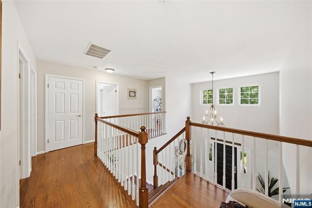 18 Metro Vista Drive, Hawthorne, NJ 07506