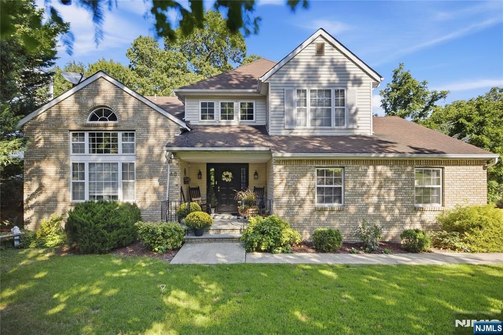 18 Metro Vista Drive, Hawthorne, NJ 07506