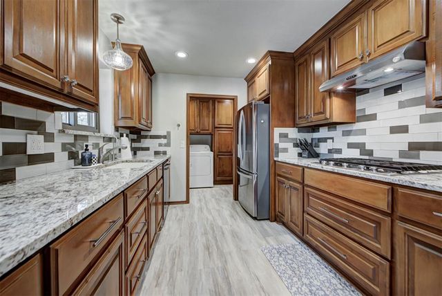 301 Little Chisholm Circle, Edmond, OK 73012
