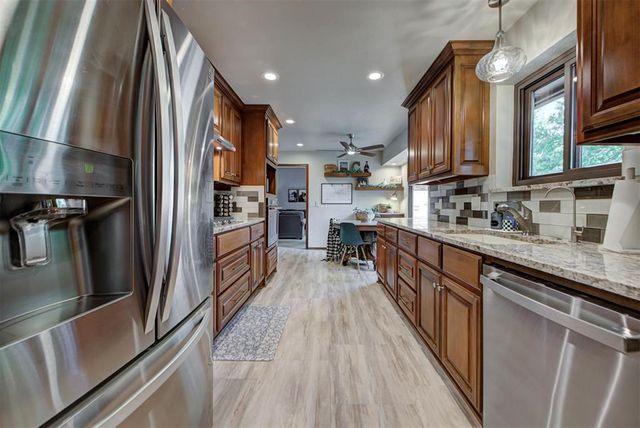 301 Little Chisholm Circle, Edmond, OK 73012