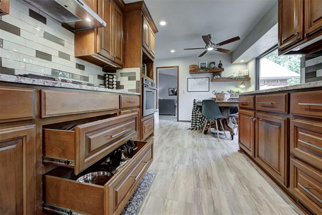 301 Little Chisholm Circle, Edmond, OK 73012