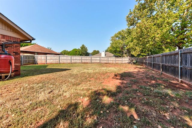 301 Little Chisholm Circle, Edmond, OK 73012