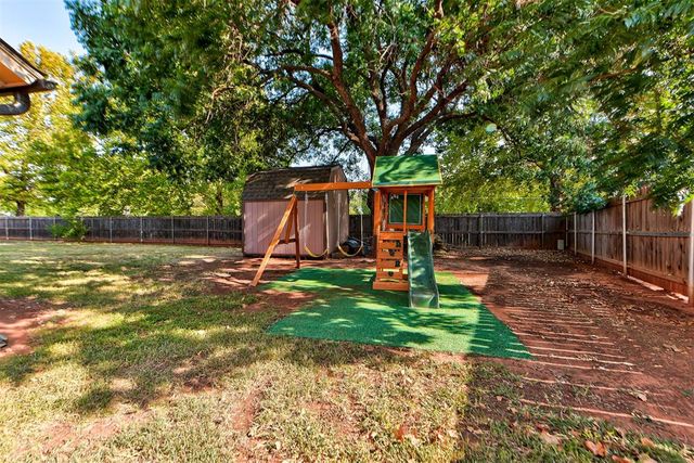 301 Little Chisholm Circle, Edmond, OK 73012