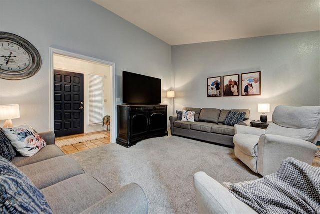 301 Little Chisholm Circle, Edmond, OK 73012