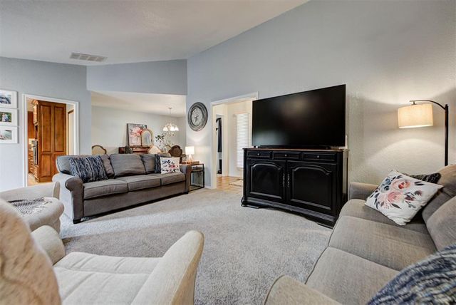 301 Little Chisholm Circle, Edmond, OK 73012