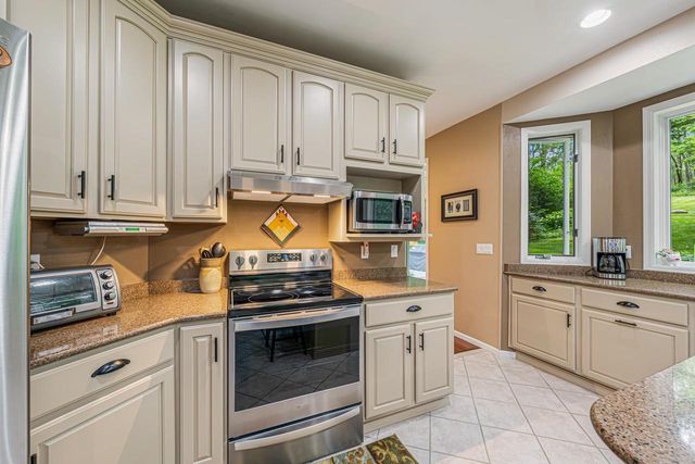 8405 RIDGEVIEW COURT, Larsen, WI 54947