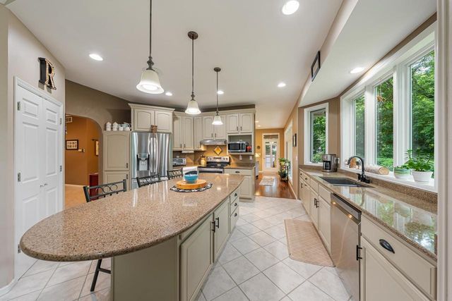 8405 RIDGEVIEW COURT, Larsen, WI 54947