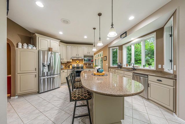 8405 RIDGEVIEW COURT, Larsen, WI 54947