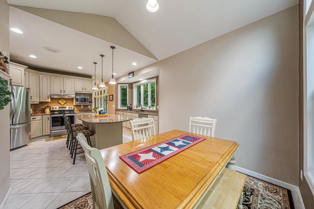 8405 RIDGEVIEW COURT, Larsen, WI 54947