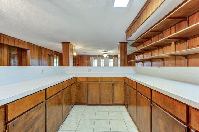 4704 1st Street, Bacliff, TX 77518