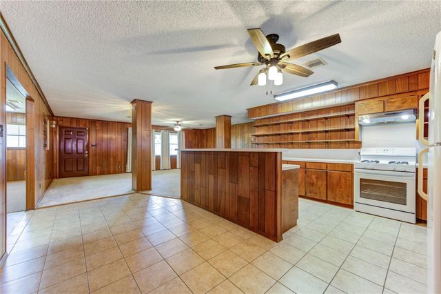 4704 1st Street, Bacliff, TX 77518