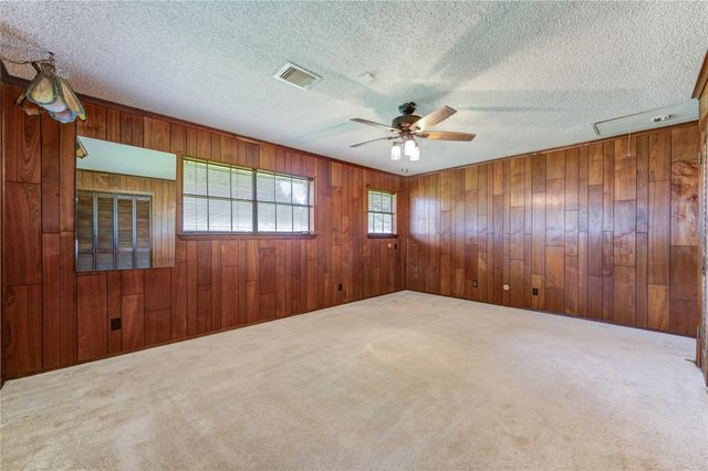 4704 1st Street, Bacliff, TX 77518