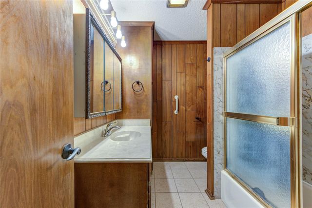 4704 1st Street, Bacliff, TX 77518