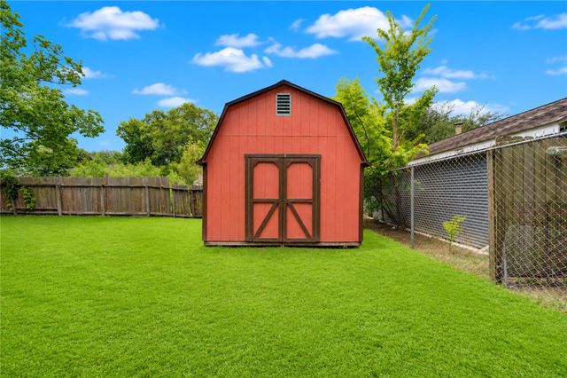 4704 1st Street, Bacliff, TX 77518