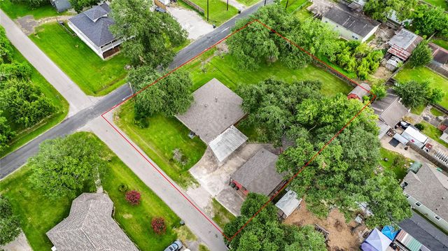 4704 1st Street, Bacliff, TX 77518