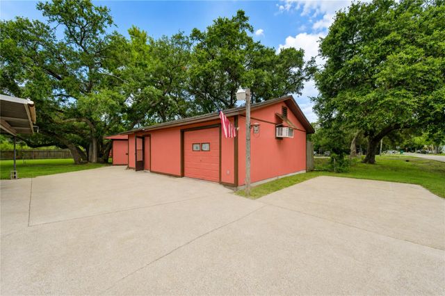 4704 1st Street, Bacliff, TX 77518