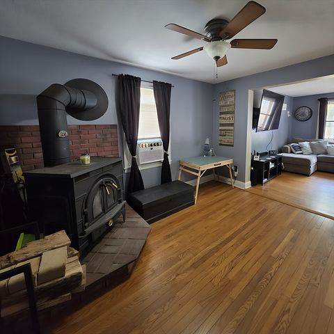 216 Plumtree Rd, Springfield, MA 01118