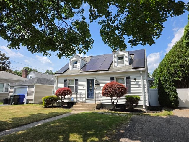 216 Plumtree Rd, Springfield, MA 01118