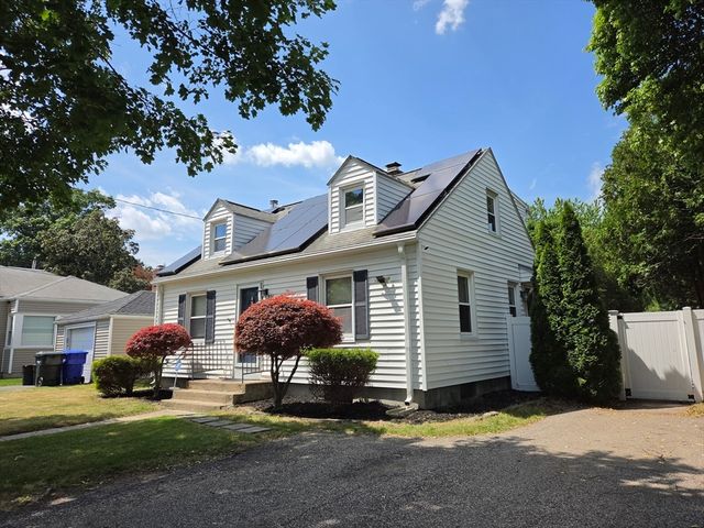 216 Plumtree Rd, Springfield, MA 01118