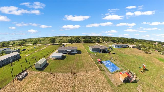 2347 NE County Road 2070, Powell, TX 75153