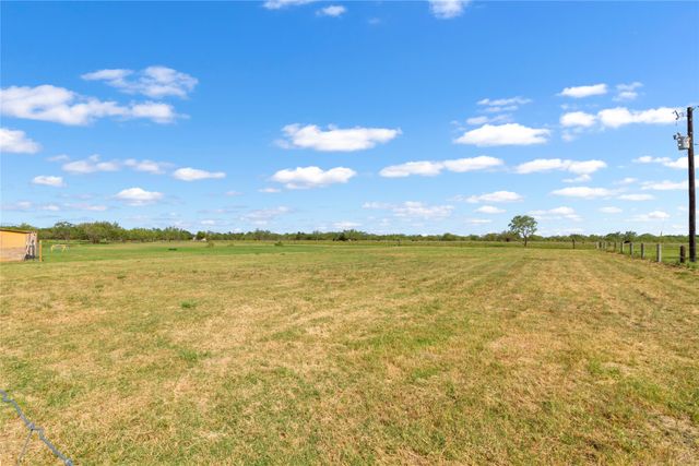 2347 NE County Road 2070, Powell, TX 75153