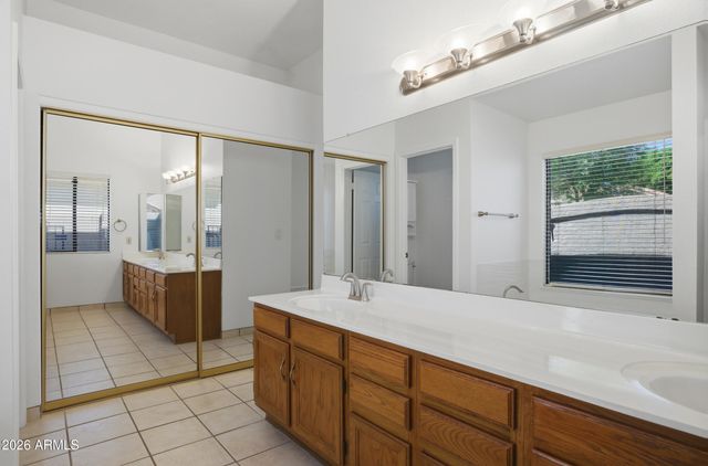 37 E GREENTREE Drive, Tempe, AZ 85284