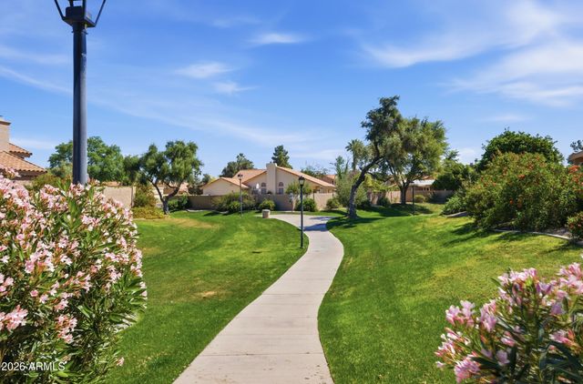 37 E GREENTREE Drive, Tempe, AZ 85284