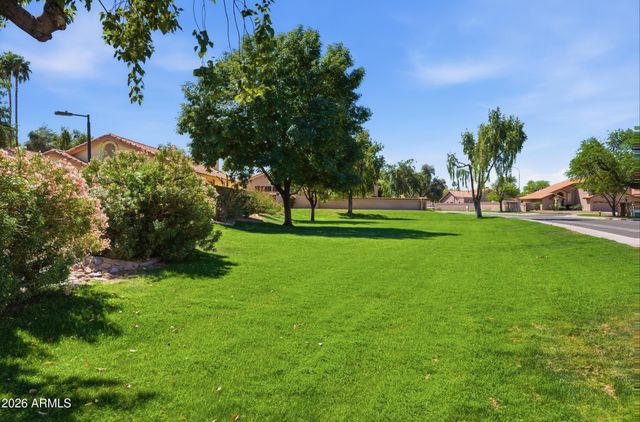 37 E GREENTREE Drive, Tempe, AZ 85284