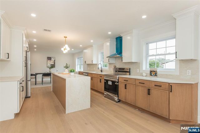 56 Manor Road, Harrington Park, NJ 07640