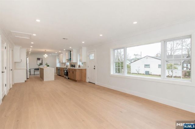 56 Manor Road, Harrington Park, NJ 07640