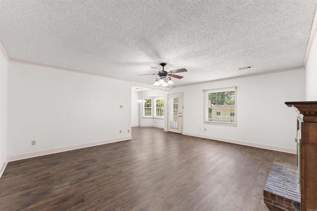 14 Carwin Drive, Benton, AR 72015