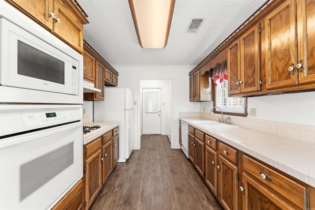 14 Carwin Drive, Benton, AR 72015
