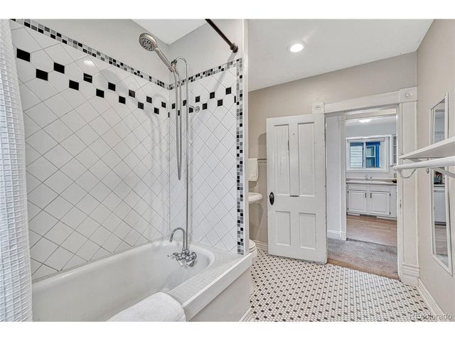 612 N Corona St, Colorado Springs, CO 80903