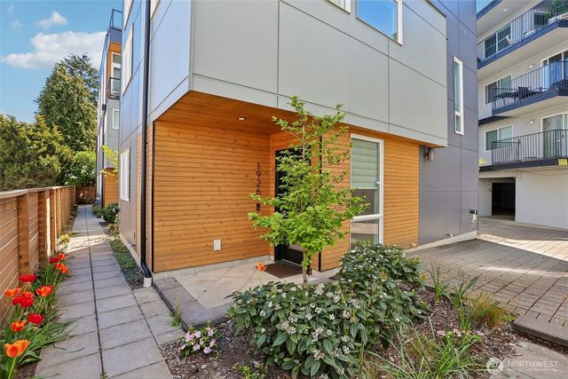 1926 Ferry Avenue SW, Seattle, WA 98116